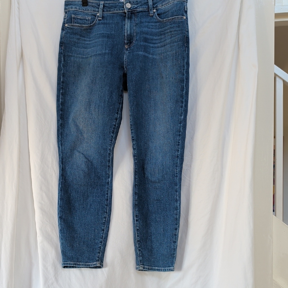 PAIGE Verdugo Crop jeans NWOT